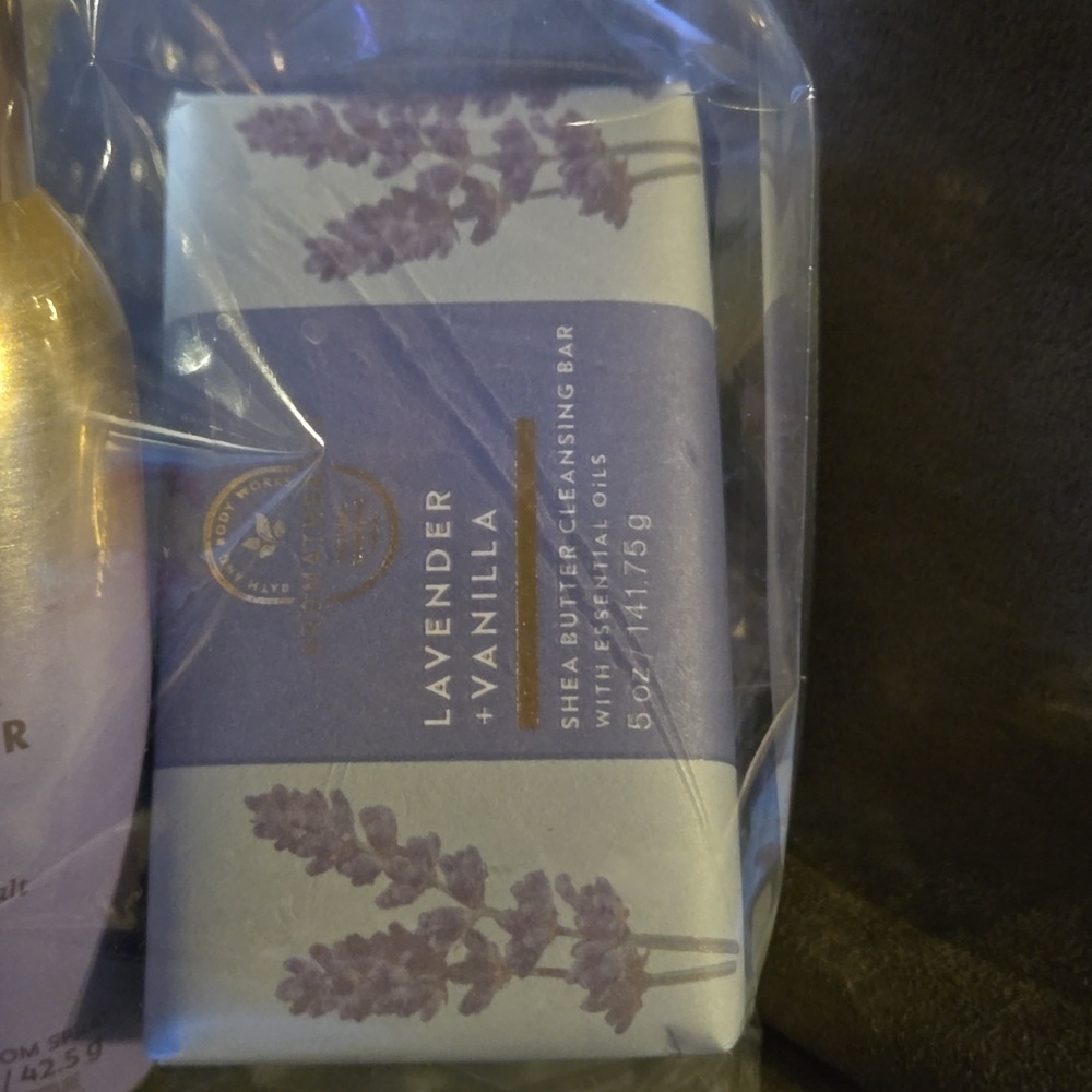 Bath and Body Works Aromatherapy Lavendar set - Picture 2 of 5